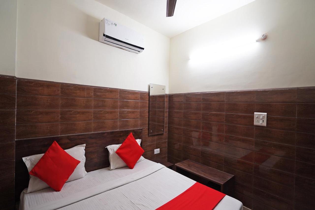 Hotel O Shri Sai Guest House Delhi  Exterior foto