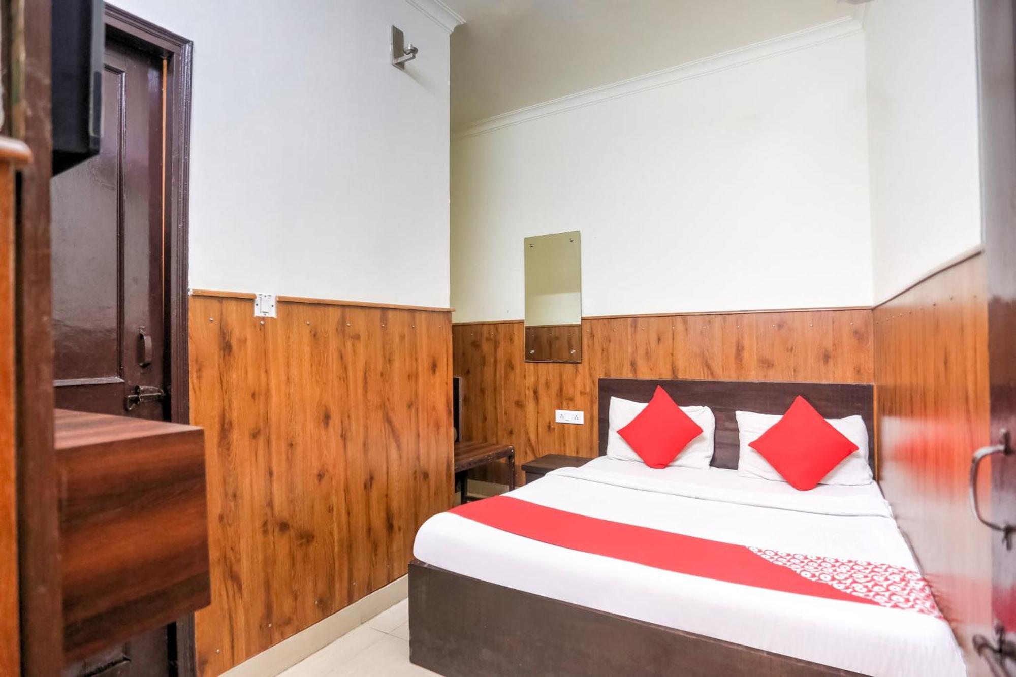 Hotel O Shri Sai Guest House Delhi  Exterior foto