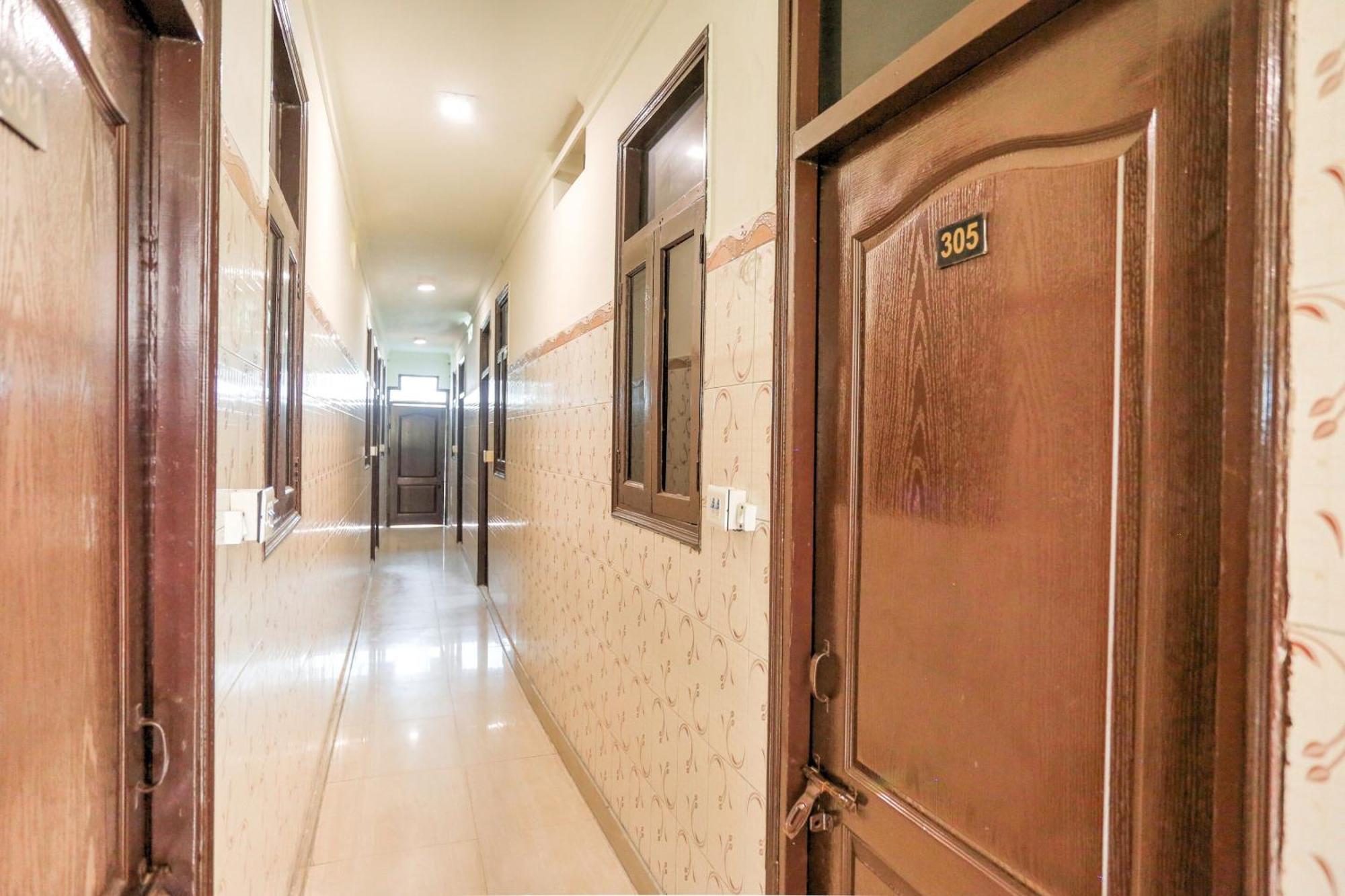 Hotel O Shri Sai Guest House Delhi  Exterior foto
