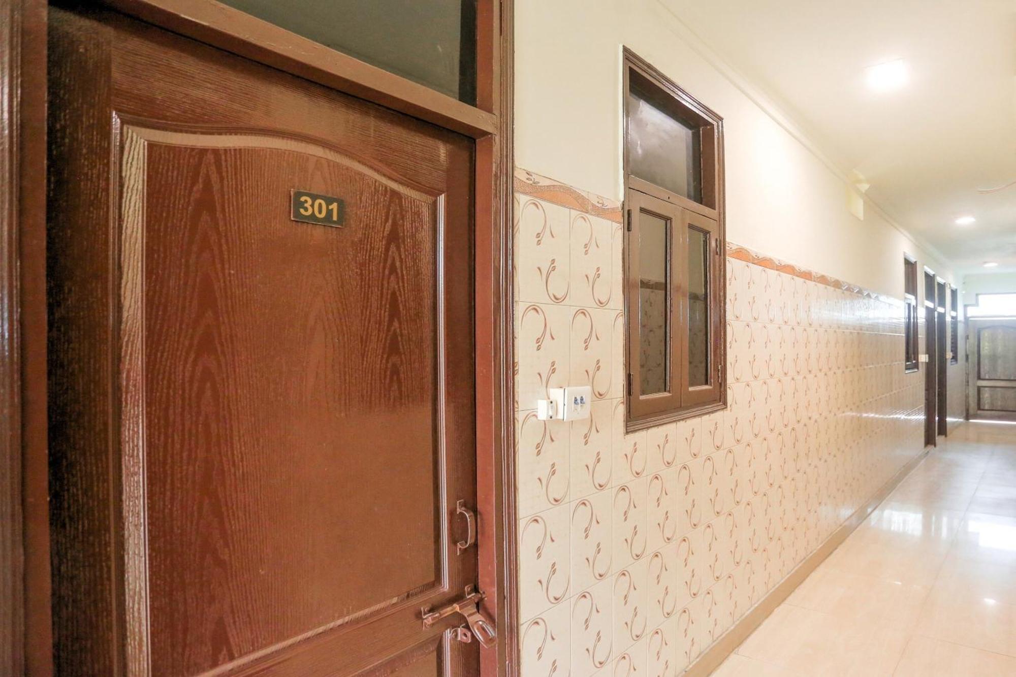 Hotel O Shri Sai Guest House Delhi  Exterior foto