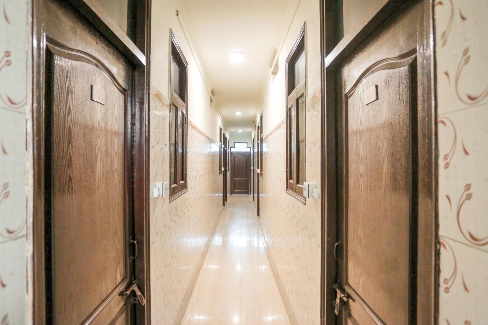 Hotel O Shri Sai Guest House Delhi  Exterior foto