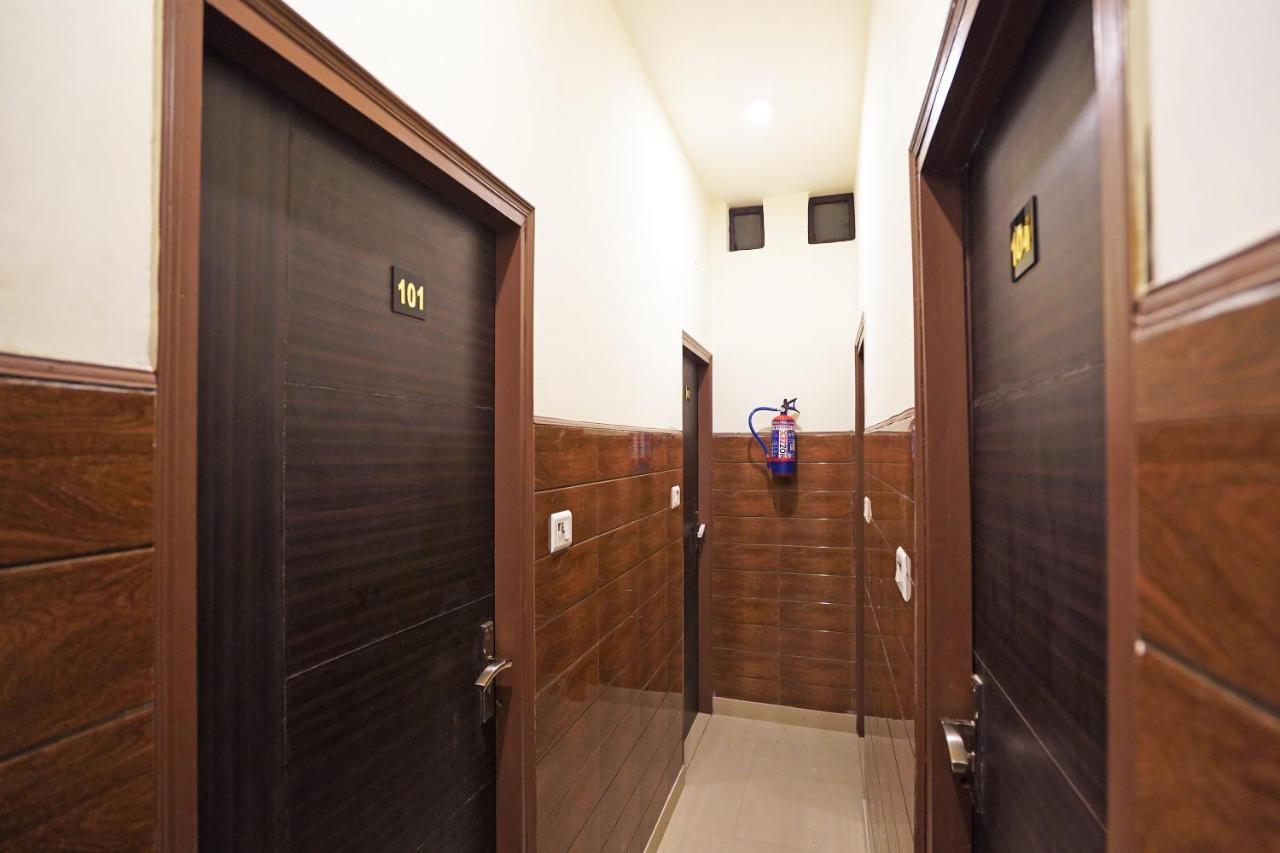 Hotel O Shri Sai Guest House Delhi  Exterior foto